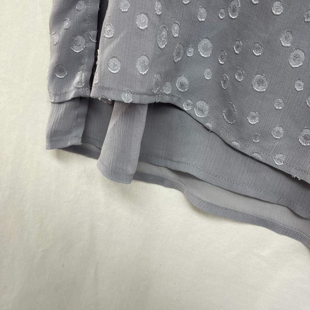Roz & Ali Plus Size 3X Grey Clip Dot Sleeveless Blouse
Elegant, Quiet Luxury - Picture 4 of 8